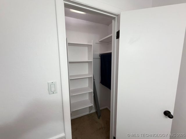 7836 S College Avenue, Tulsa, OK 74136