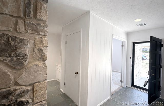 7836 S College Avenue, Tulsa, OK 74136