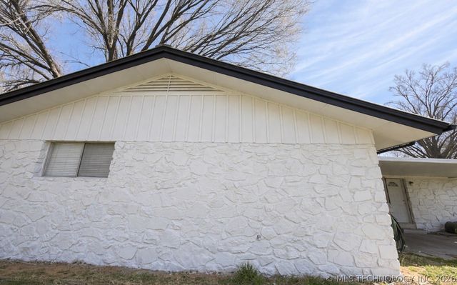 7836 S College Avenue, Tulsa, OK 74136