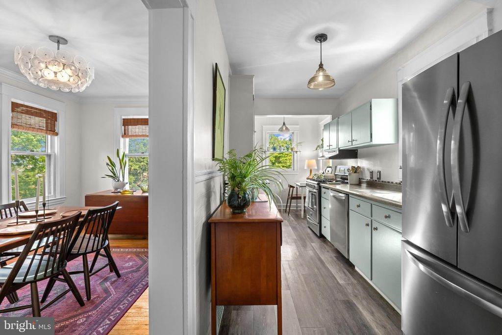 Image 11 of property listing at 2273 PARK HILL AVE, Baltimore, MD 21211