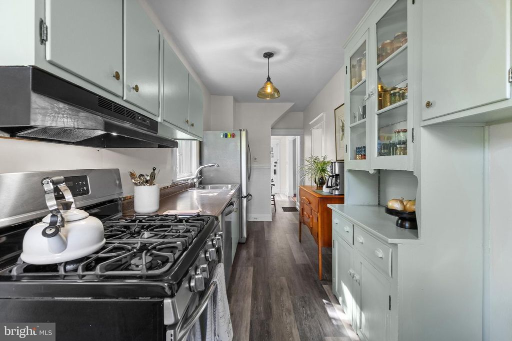 Image 12 of property listing at 2273 PARK HILL AVE, Baltimore, MD 21211