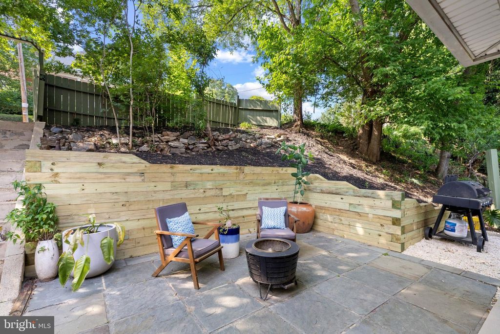 Image 24 of property listing at 2273 PARK HILL AVE, Baltimore, MD 21211