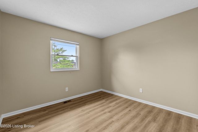 332 Glenview Rd, Louisville, KY 40229