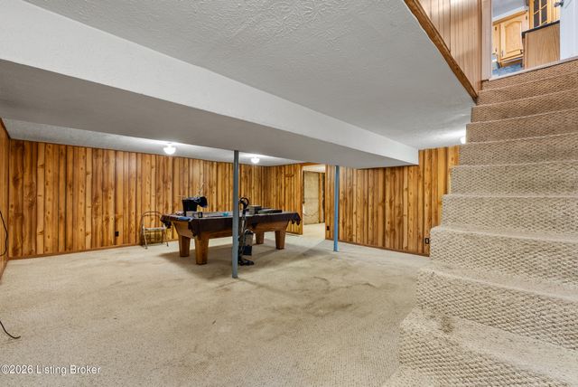 332 Glenview Rd, Louisville, KY 40229
