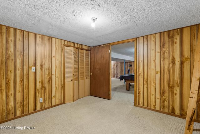 332 Glenview Rd, Louisville, KY 40229