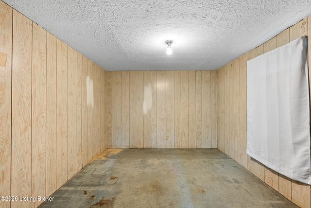332 Glenview Rd, Louisville, KY 40229