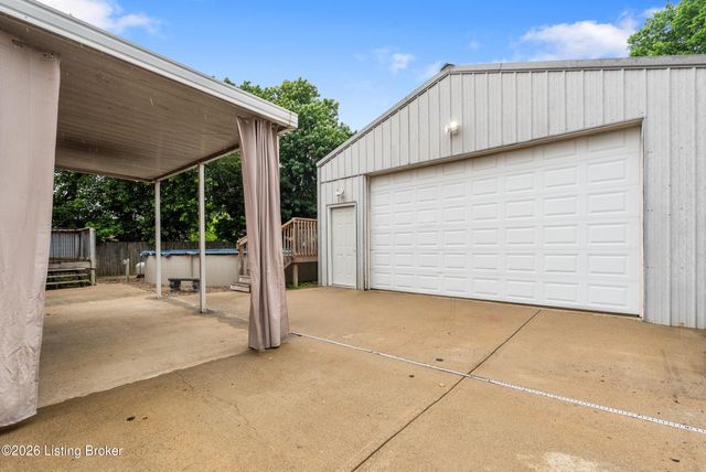 332 Glenview Rd, Louisville, KY 40229