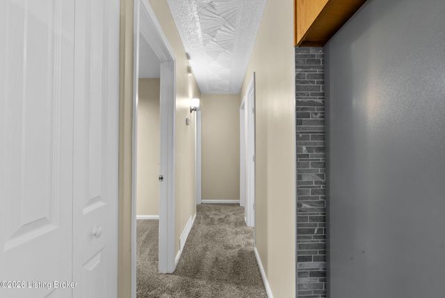 332 Glenview Rd, Louisville, KY 40229