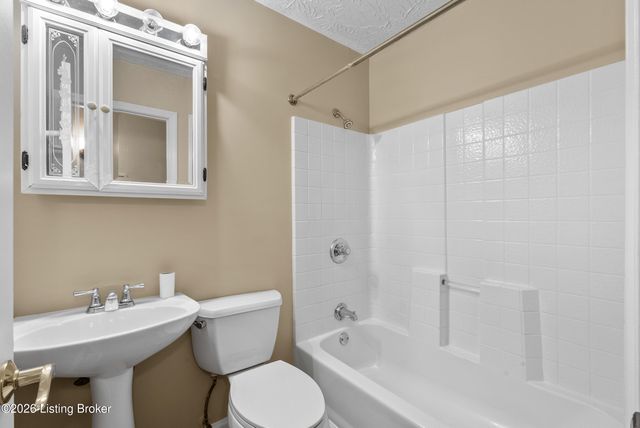 332 Glenview Rd, Louisville, KY 40229