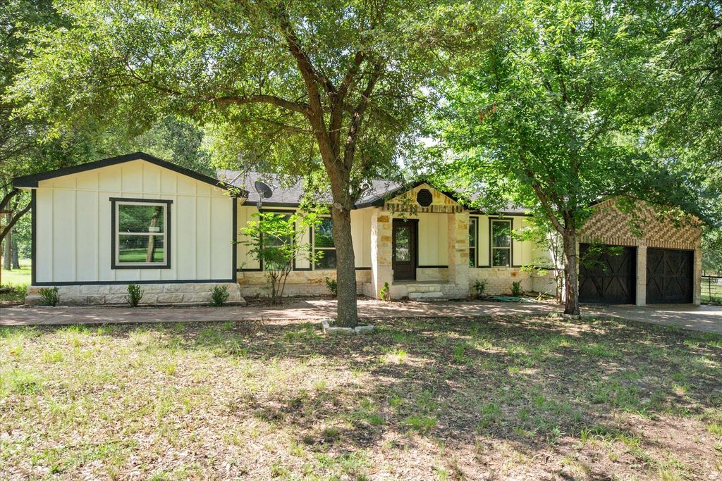 529 NW CR 0147, Rice, TX 75155