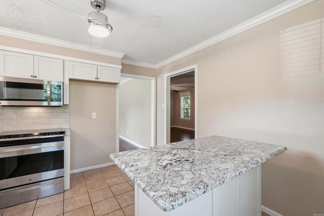 12 Red Birch Cv, Little Rock, AR 72212