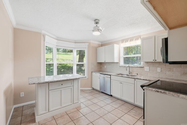 12 Red Birch Cv, Little Rock, AR 72212