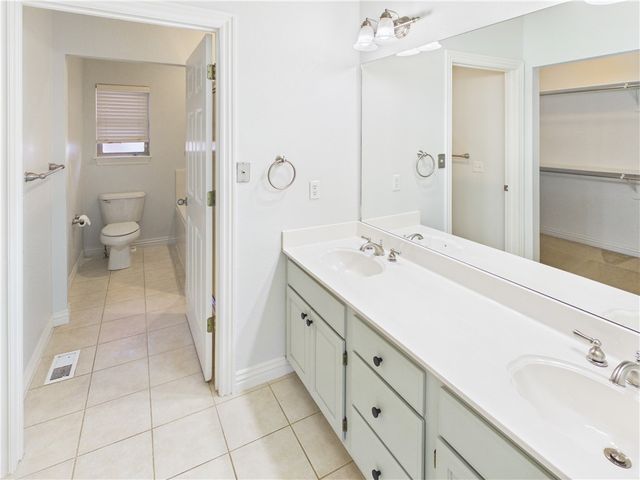 78 E Sycamore Street, Fayetteville, AR 72703