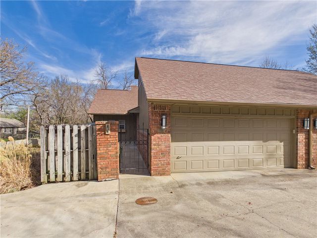 78 E Sycamore Street, Fayetteville, AR 72703