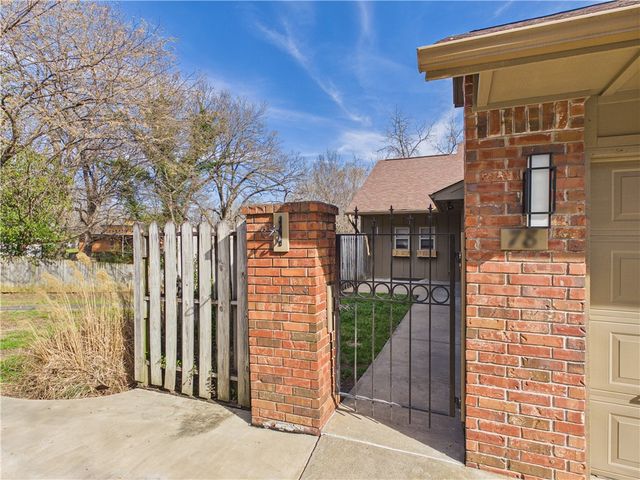 78 E Sycamore Street, Fayetteville, AR 72703