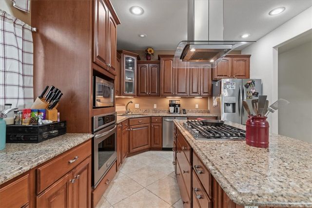21854 Floyd Moore Road, Gentry, AR 72734