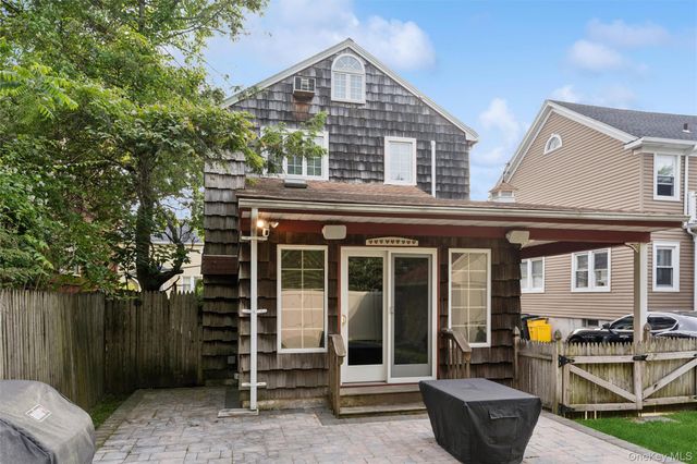 1055 Stanton Avenue, Woodmere, NY 11598