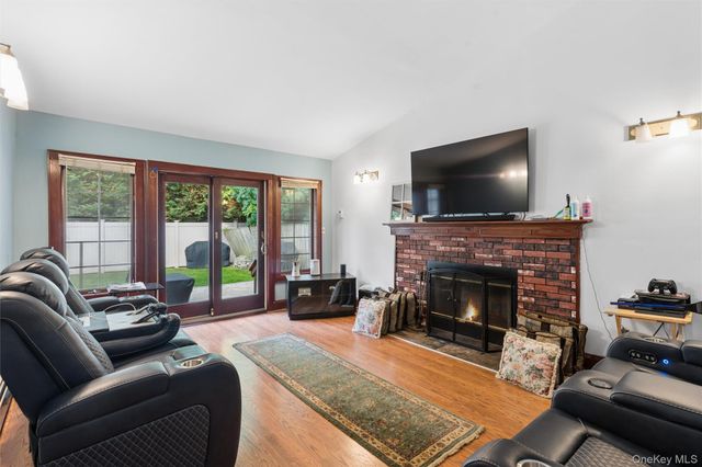 1055 Stanton Avenue, Woodmere, NY 11598