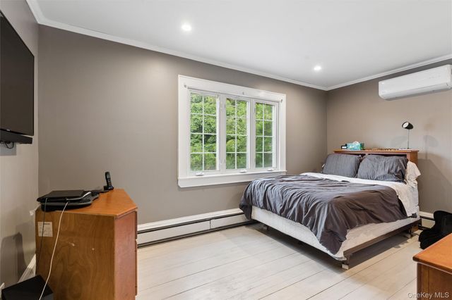 1055 Stanton Avenue, Woodmere, NY 11598