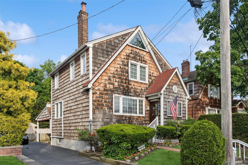 1055 Stanton Avenue, Woodmere, NY 11598