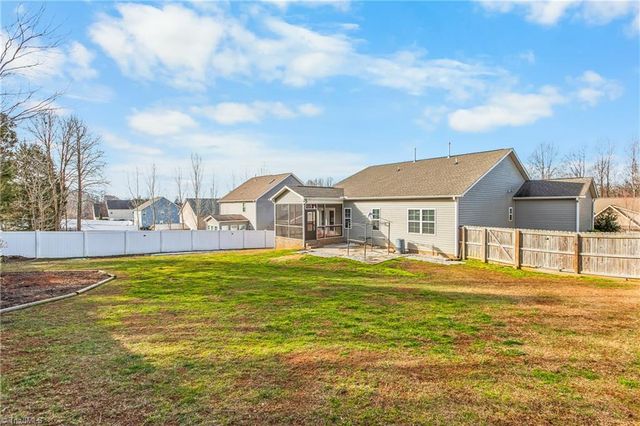 325 High Knoll Drive, Walkertown, NC 27051