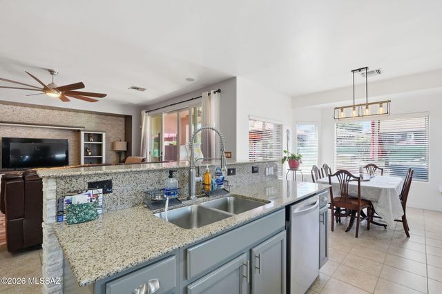 838 E Gunsight Mountain, Sahuarita, AZ 85629