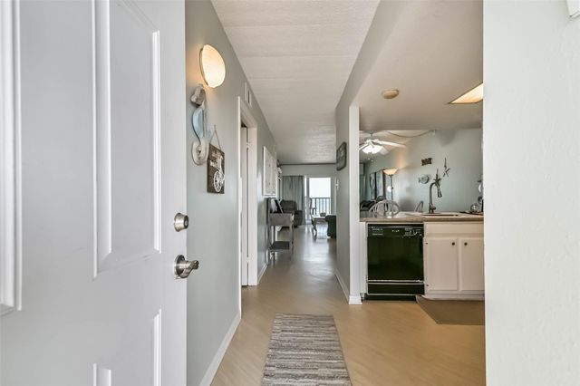 7310 Seawall Boulevard 907, Galveston, TX 77551
