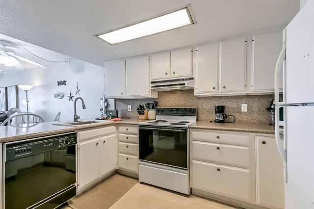 7310 Seawall Boulevard 907, Galveston, TX 77551