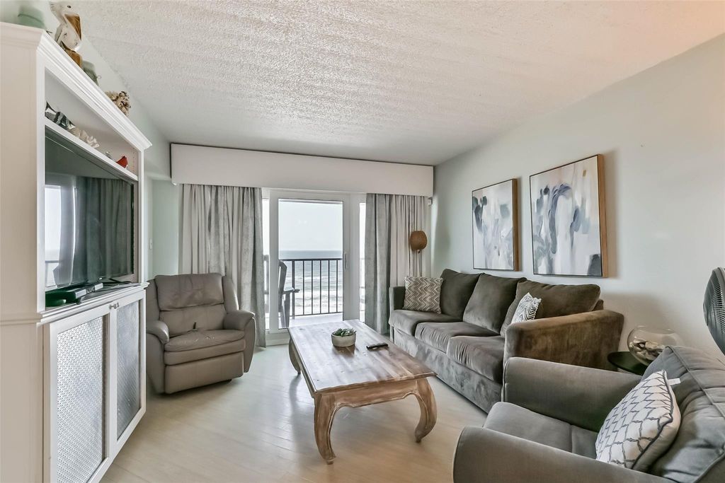 7310 Seawall Boulevard 907, Galveston, TX 77551