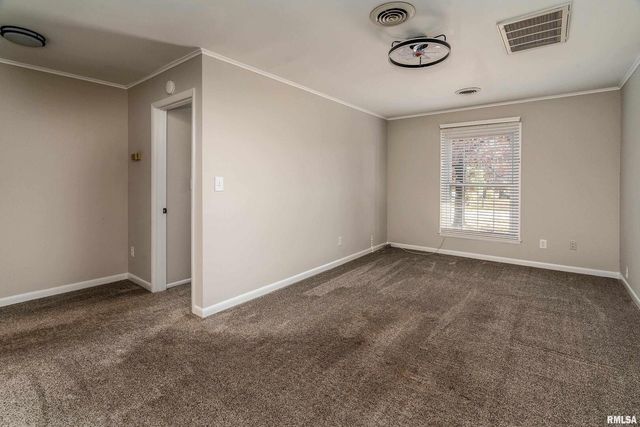 203 Fairway Vista Road, Murphysboro, IL 62966