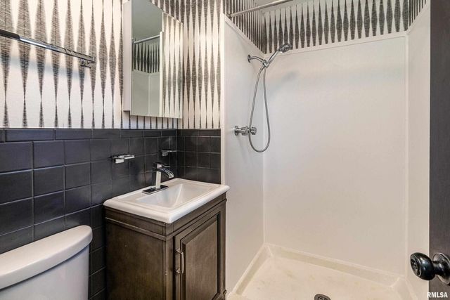 203 Fairway Vista Road, Murphysboro, IL 62966