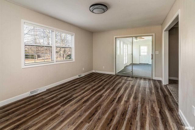 203 Fairway Vista Road, Murphysboro, IL 62966