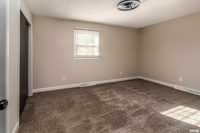 203 Fairway Vista Road, Murphysboro, IL 62966