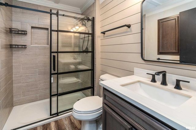 203 Fairway Vista Road, Murphysboro, IL 62966