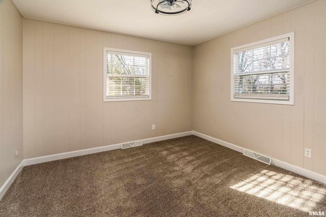 203 Fairway Vista Road, Murphysboro, IL 62966