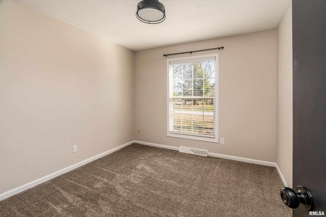 203 Fairway Vista Road, Murphysboro, IL 62966