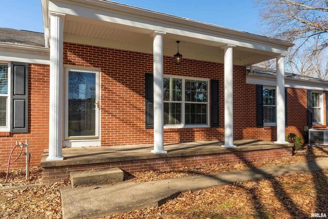 203 Fairway Vista Road, Murphysboro, IL 62966