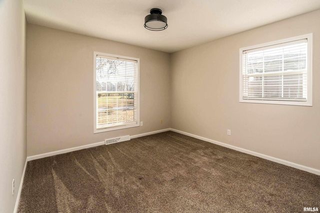 203 Fairway Vista Road, Murphysboro, IL 62966