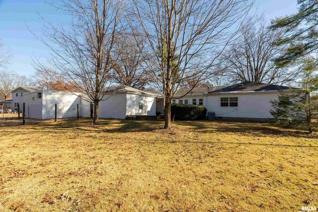 203 Fairway Vista Road, Murphysboro, IL 62966