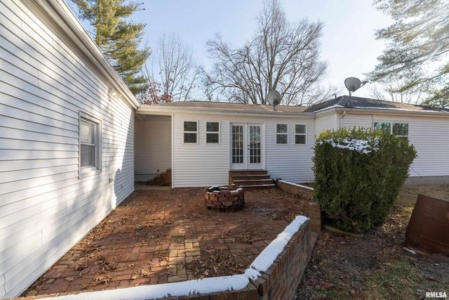 203 Fairway Vista Road, Murphysboro, IL 62966