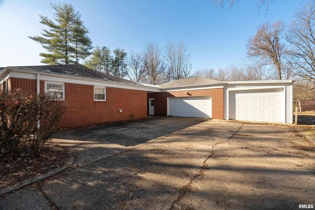 203 Fairway Vista Road, Murphysboro, IL 62966