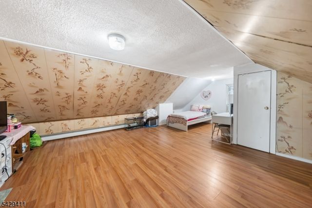 242 Franklin St, Elizabeth City, NJ 07206