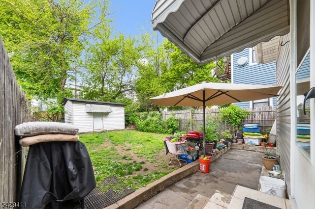 242 Franklin St, Elizabeth City, NJ 07206