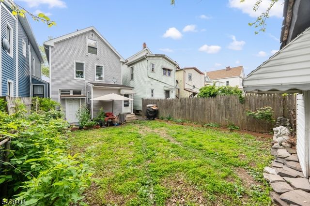242 Franklin St, Elizabeth City, NJ 07206