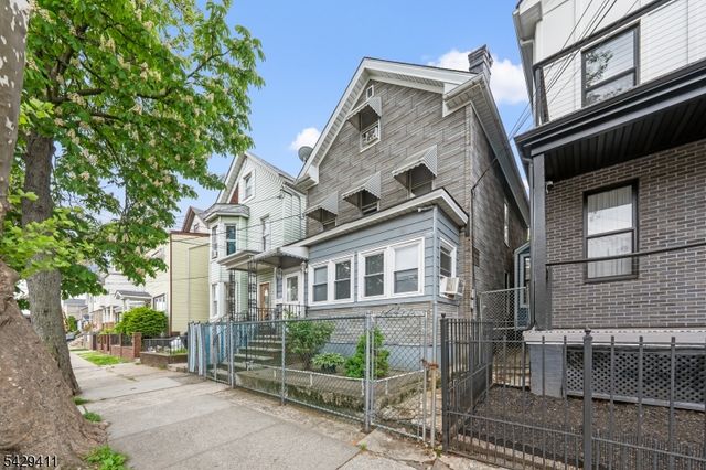 242 Franklin St, Elizabeth City, NJ 07206