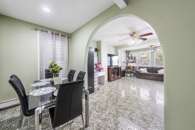 242 Franklin St, Elizabeth City, NJ 07206