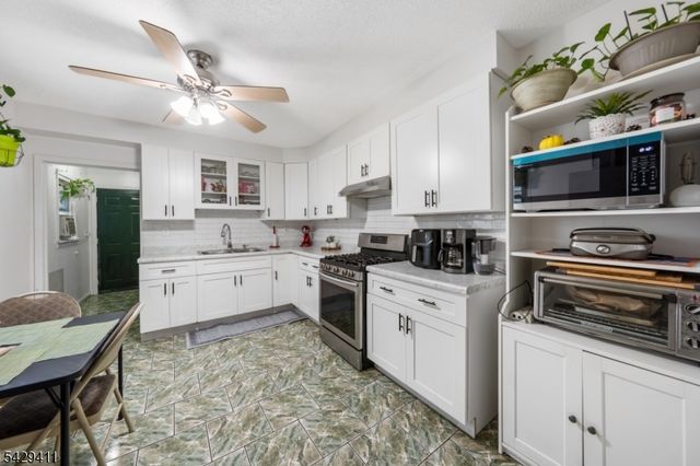 242 Franklin St, Elizabeth City, NJ 07206