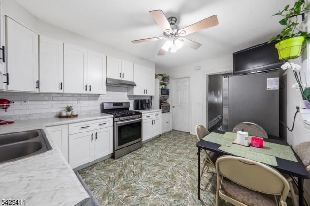 242 Franklin St, Elizabeth City, NJ 07206