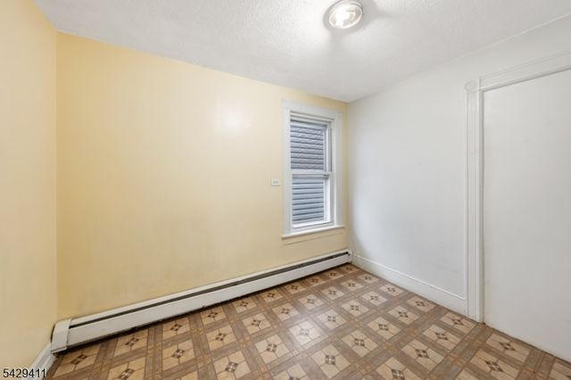 242 Franklin St, Elizabeth City, NJ 07206