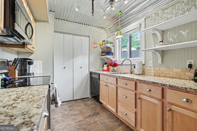 251 Shakespeare Drive 323, Clayton, GA 30525